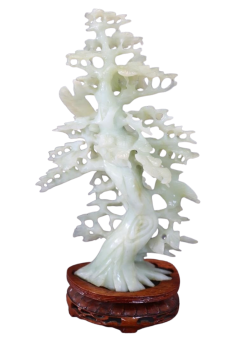 Chinese sculpture of a tree with birds in carved jade from the 20th century