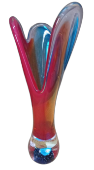 Vaso déco in vetro rosso e blu con base piena decorata
