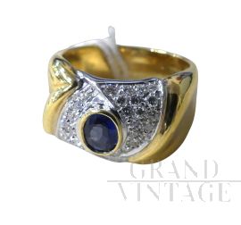 80s ring in gold with diamonds and sapphire
