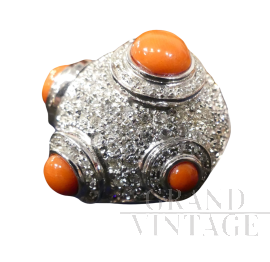 Mina model white gold ring with corals and diamonds