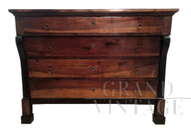 Antique chest of drawers in walnut from the Empire period - Italy, early 19th century
