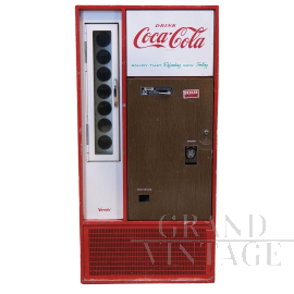 American Coca Cola vending machine from 1965, Vendo model