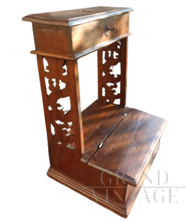 Finely carved 18th century kneeler