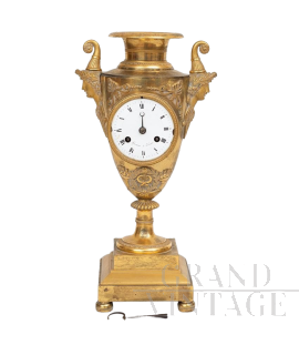 Antique Parisian Empire cup clock in finely chiseled gilded bronze