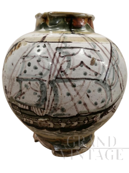 Ceramic bowl vase from the 1500s