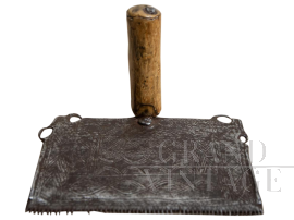 Carding tool from the 1700s