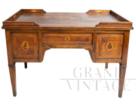 Antique Louis XVI central desk in solid walnut