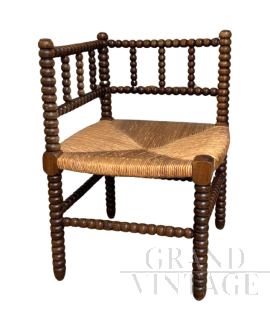 Corner chair in turned wood with straw seat, late 19th century