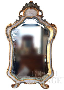 Antique Venetian mirror in gold leaf and stucco