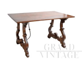 Antique refectory table in solid walnut, Naples, early 18th century