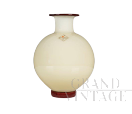 Barovier & Toso vase in milky-colored Murano glass
