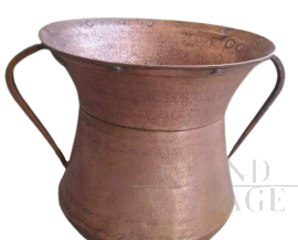 Aquilan basin copper vase from the mid-1900s                          
                            