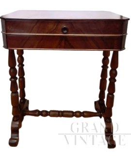 Antique small dressing table in threaded walnut
