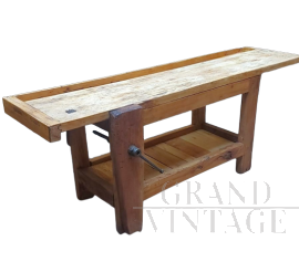 Industrial carpenter's bench with vice and undertop                           
                            