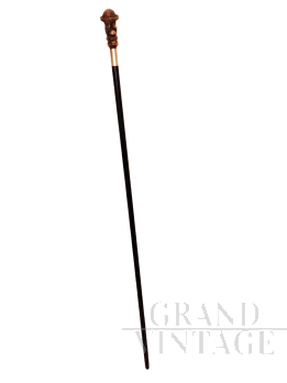 Bastone da passeggio in legno con personaggio in resina e argento                            