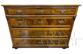 Italian dresser in walnut and briar from the early 20th century