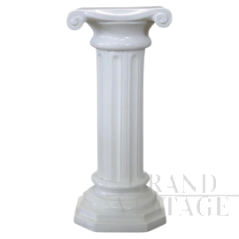 Colonna in ceramica bianca di Bassano                            