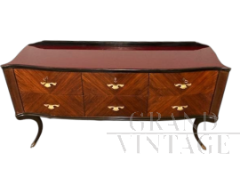 Comò mid-century design anni '50 in palissandro con piano in vetro bordeaux                            