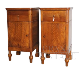 Pair of antique Louis Philippe bedside tables in blond walnut, Central Italy 1850
