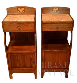 Coppia di comodini Liberty con piano in marmo rosso Verona                            