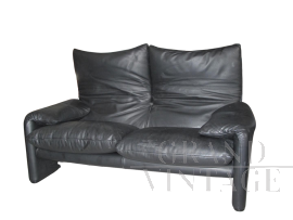 Divano Maralunga di Vico Magistretti a due posti in pelle nera                           