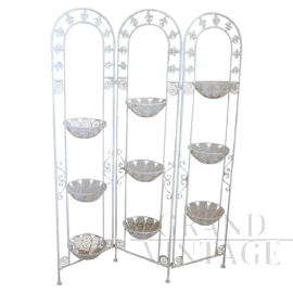 Vintage planter wall in white lacquered iron with three panels          
                            
