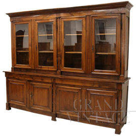 Large antique Empire bookcase in walnut with 8 doors, 19th century                   
                            