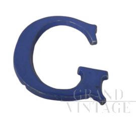 Lettera G piccola in terracotta blu, anni '40