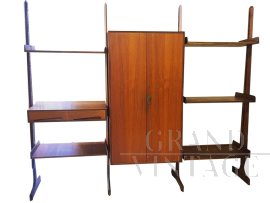 Modular bookcase design by Vittorio Dassi