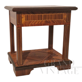 Tavolino da appoggio in stile lombardo antico                            