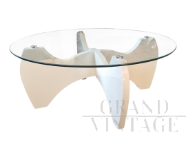 Tavolino design bianco con piano rotondo in vetro trasparente                            