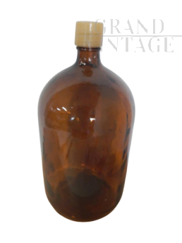 Bottiglia da farmacia vintage con tappo in plastica                            