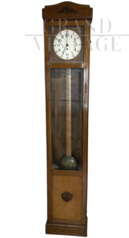 Orologio a pendolo a colonna anni '40 in noce                            
