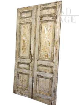 Boiserie bianca in legno laccato