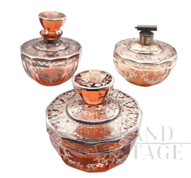 Set da toilette art déco in vetro soffiato rosa con lamina d'argento, anni '20                            