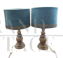 Coppia di lampade abat-jour antiche in bronzo con paralume blu petrolio                            