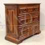 Antique Italian chest of drawers from the 17th century in walnut
