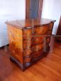 Antique Baroque style chest of drawers in walnut briar