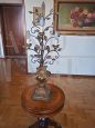 Antique style wooden table lamp with floral pattern in iron and sheet metal