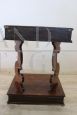 Antique kneeler in walnut from the end of the 18th century