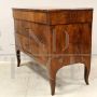 Antique Italian Directoire chest of drawers in walnut from the 18th century