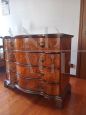 Antique Baroque style chest of drawers in walnut briar