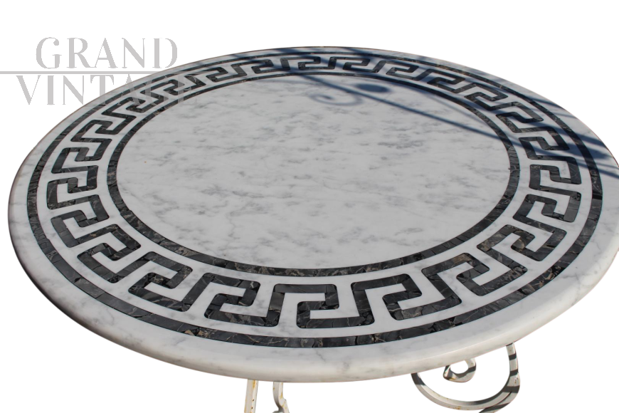 Antico piano per tavolo rotondo in marmo Carrara intarsiato
