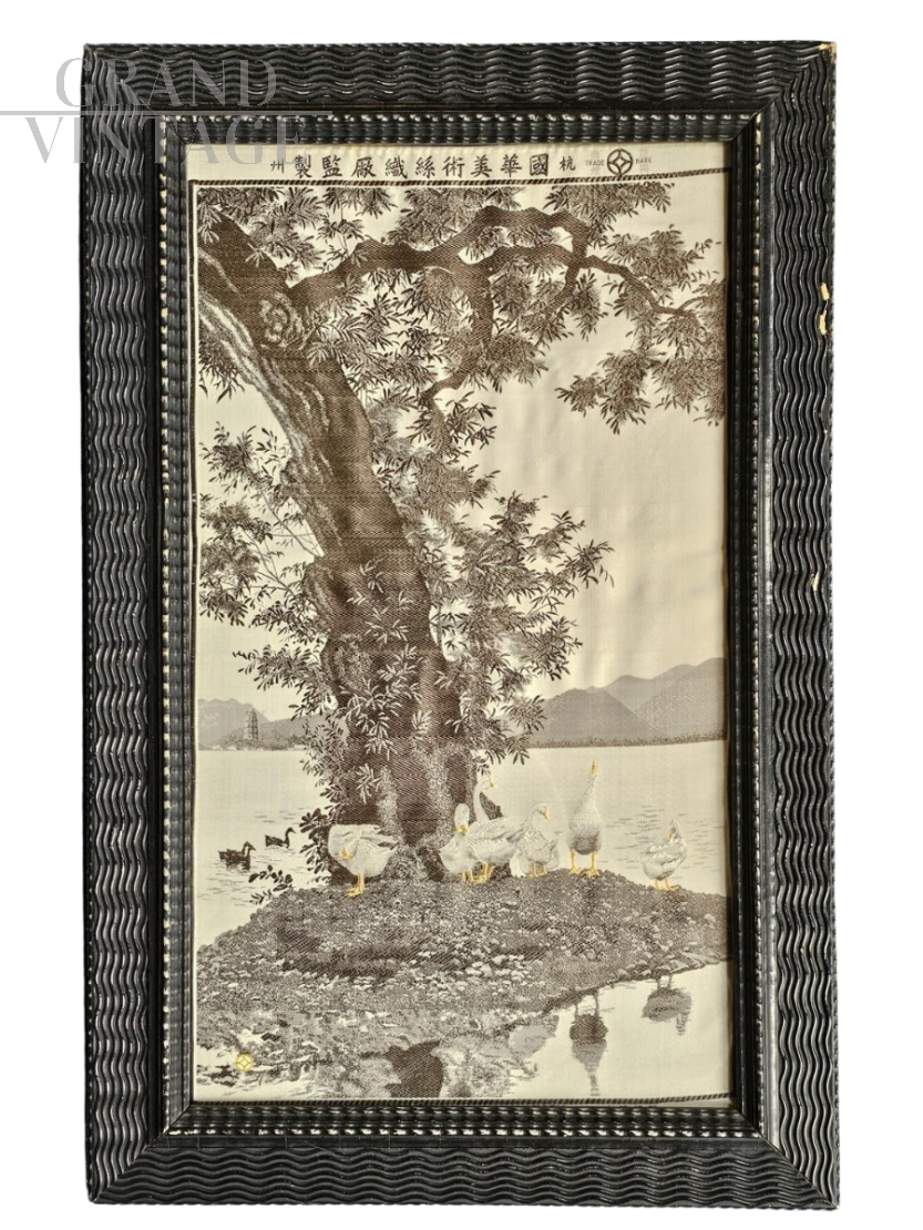Arazzo cinese in seta degli anni '50 con lago Meihua e papere                            