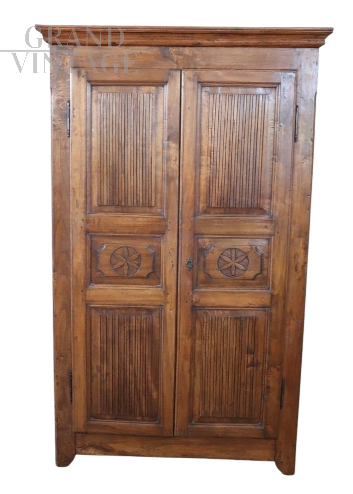 Armadio lombardo antico degli inizi dell'800 in pioppo massello                            