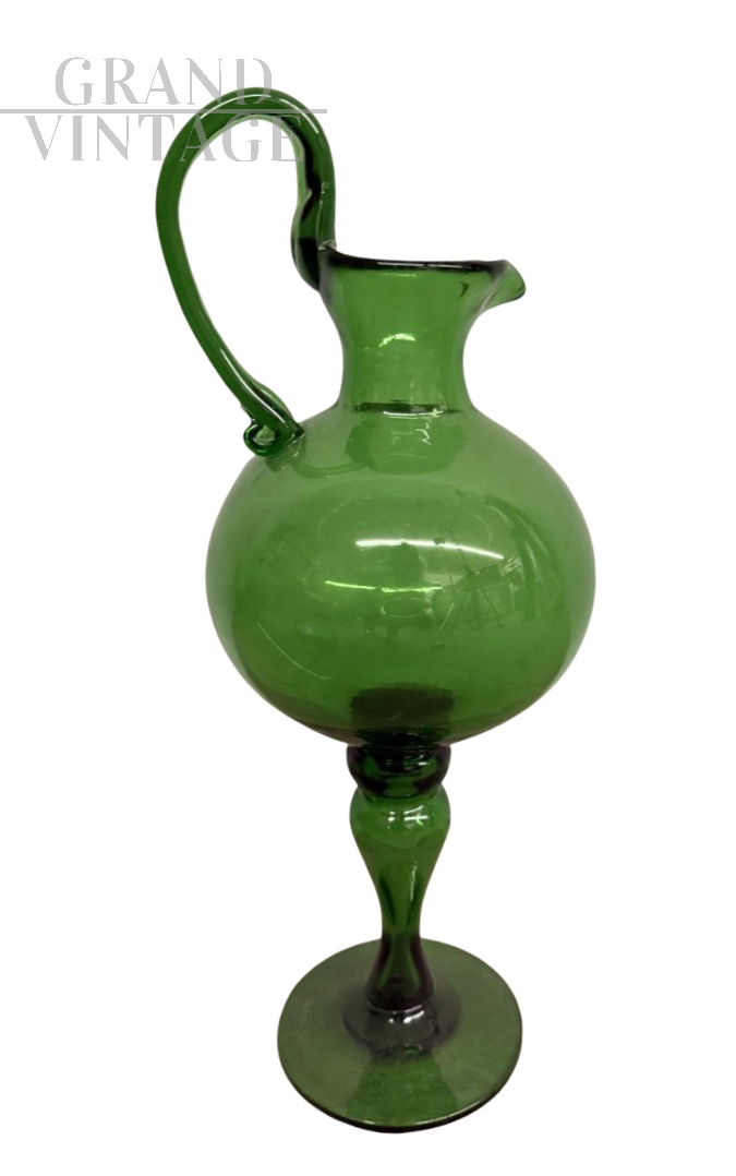 Brocca versatoio liberty in vetro soffiato verde, Empoli primi '900                            