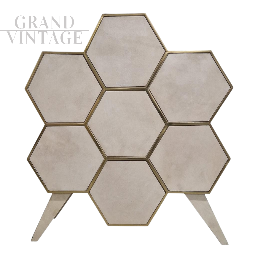 Cassettiera in pergamena a nido d'ape                            