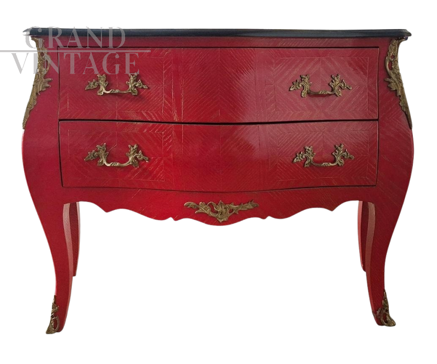 Cassettone comò in stile barocco laccato rosso antico                            