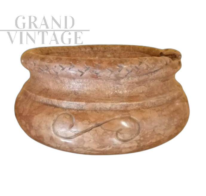 Ciotola artigianale in marmo rosso Verona in stile antico                             