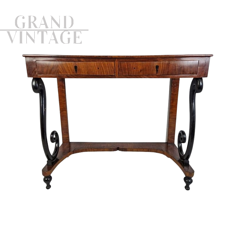 Consolle classica in legno laccato nero                            